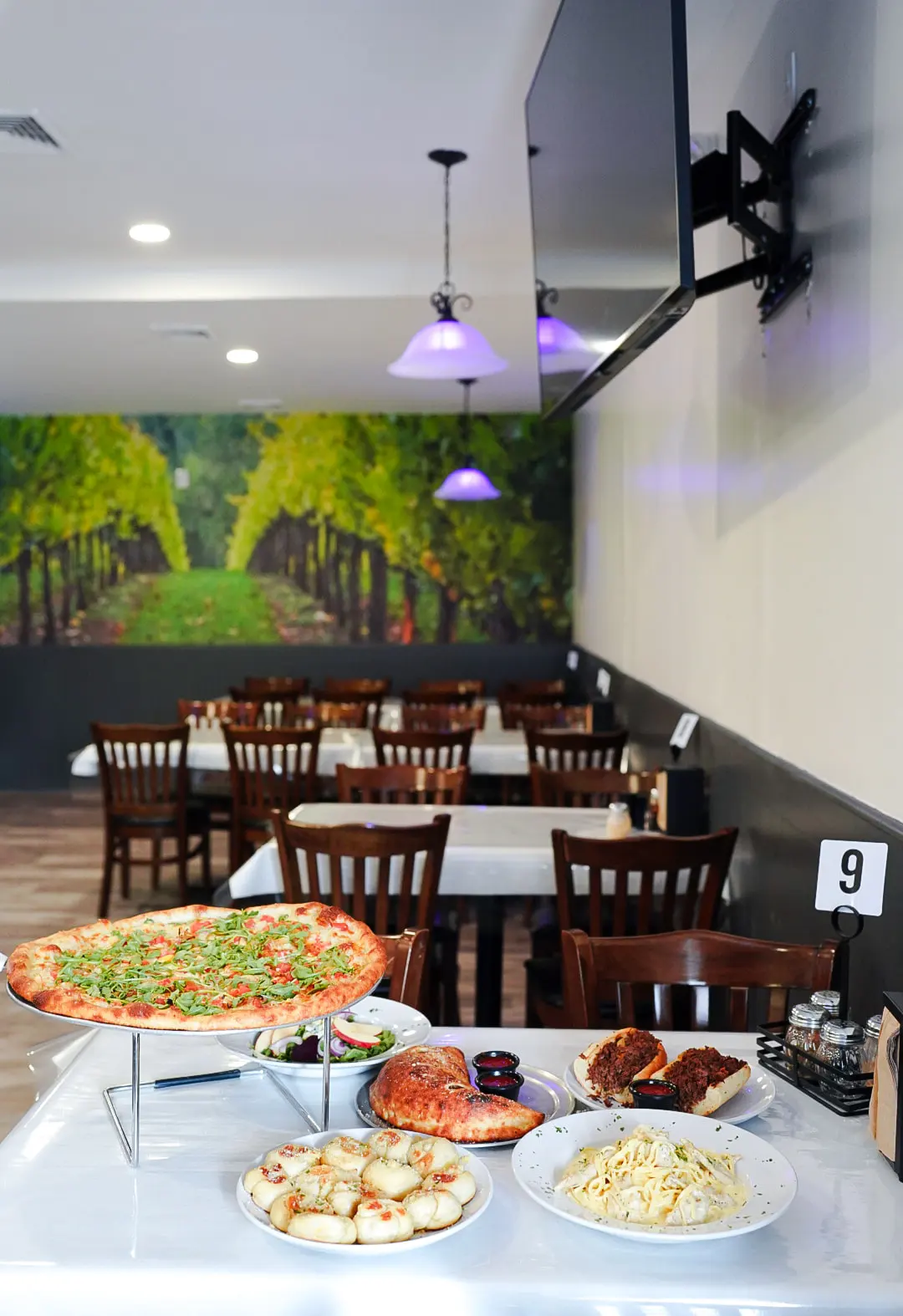 Davinci's Pizzeria — 2